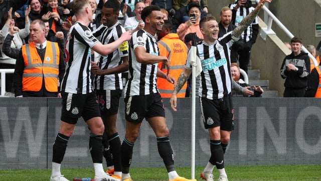 Newcastle faz 5 gols em 20 minutos e arrasa Tottenham em briga direta por Liga dos Campeões