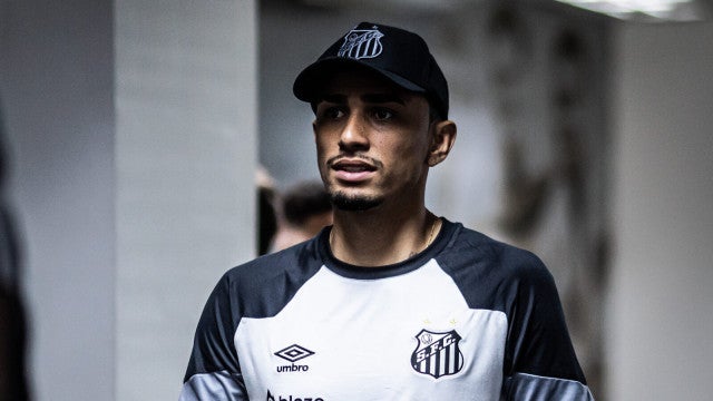 Luan Dias sofre lesão muscular na estreia e desfalca o Santos nos próximos jogos