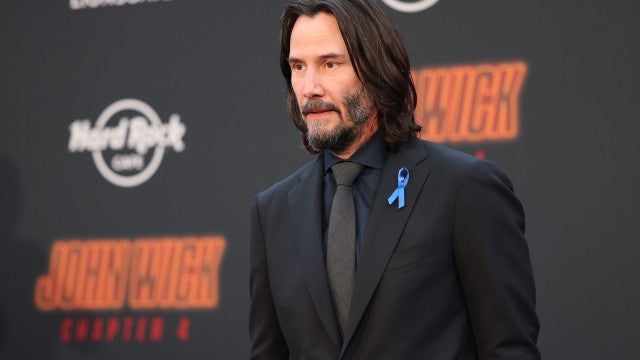 Keanu Reeves em momento viral com fã de nove anos