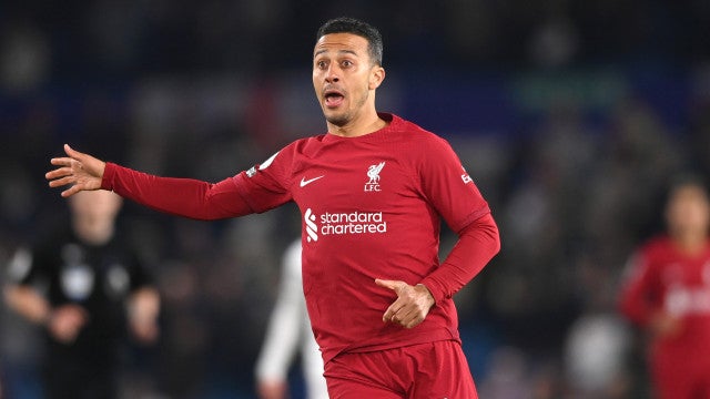 Thiago impressiona ingleses com gesto antes do jogo West Ham-Liverpool