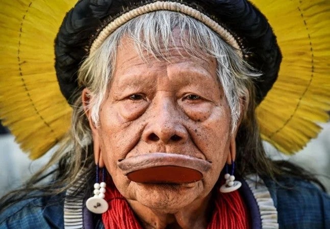 Memórias do líder indígena Raoni sairão em livro pela Companhia das Letras