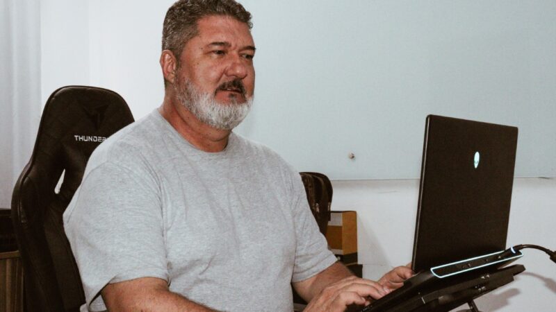 COMO ANDAM SEUS RELACIONAMENTOS NA ERA DIGITAL?