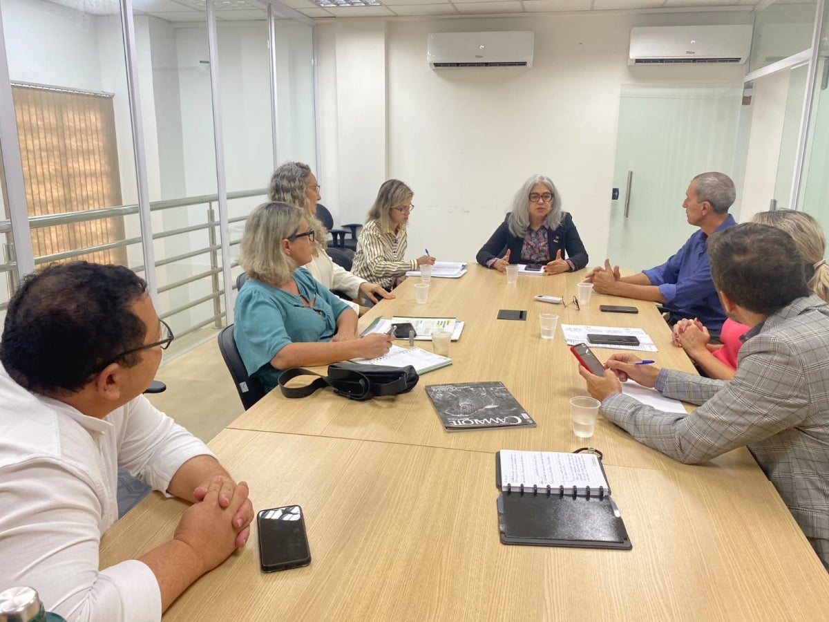 Prefeito discute com reitora expansão e novos cursos da Unemat em Lucas do Rio Verde