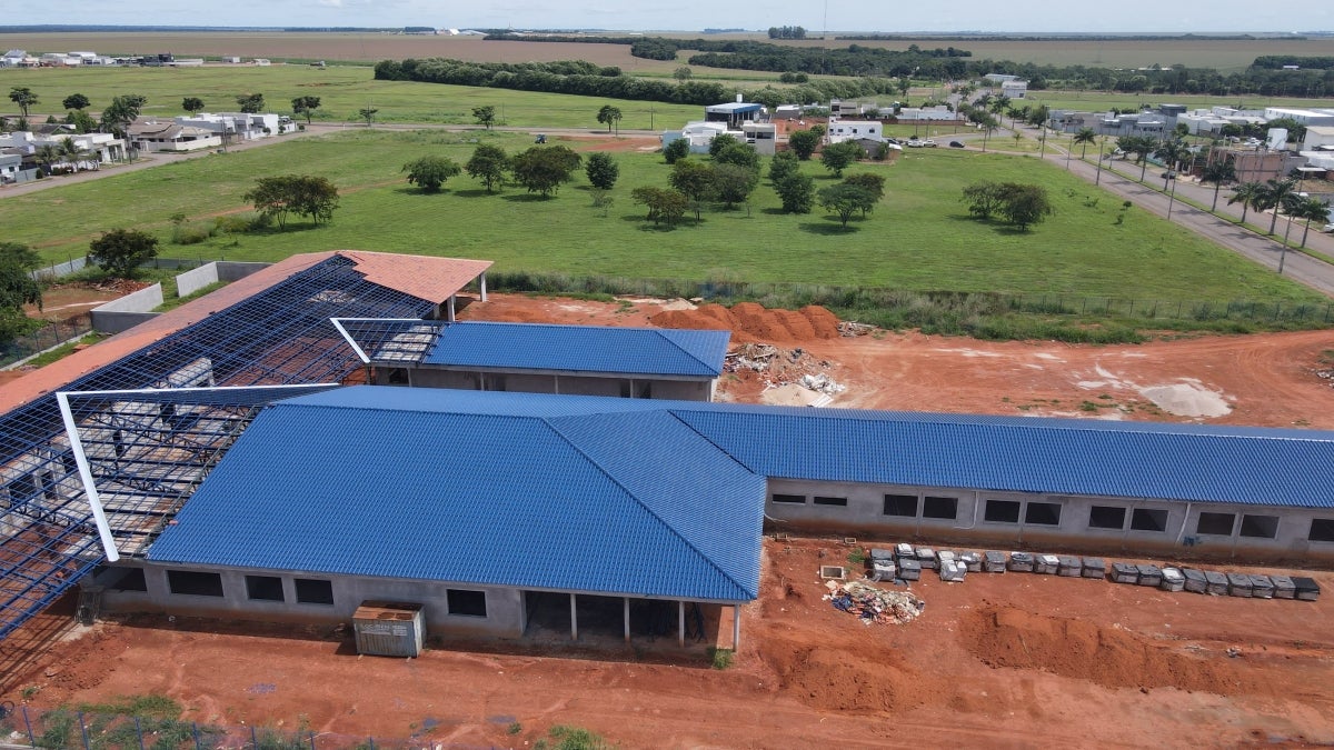 Obras de nova escola municipal em Lucas do Rio Verde estão 50% concluídas  