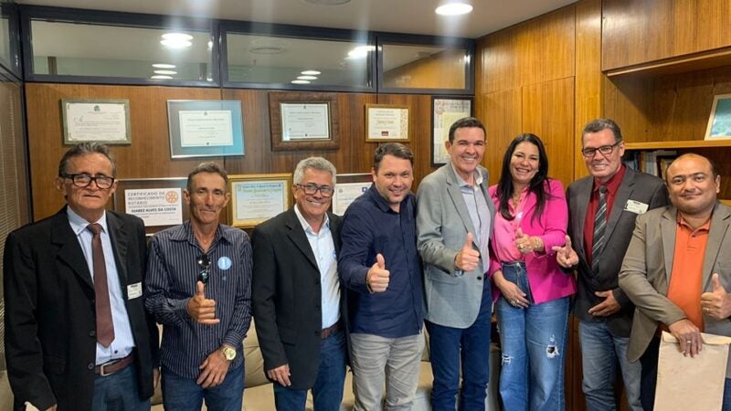 Liderados pelo presidente Valcimar comitiva de oito vereadores está em Brasília em busca de recursos para Guarantã do Norte