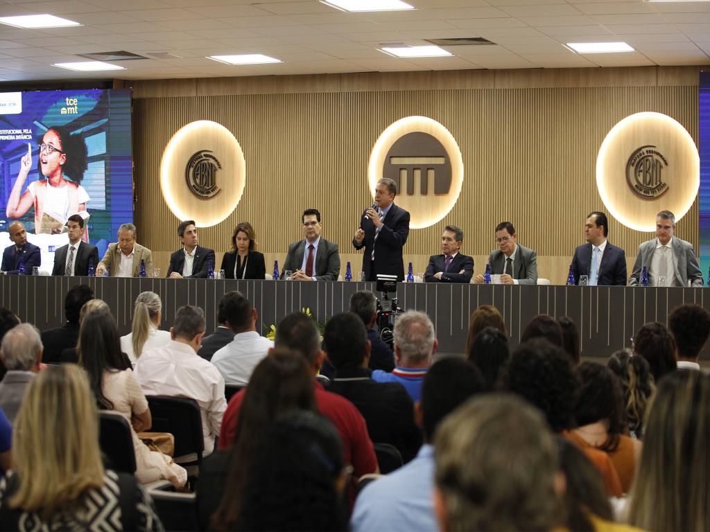 Governo, prefeituras e TCE firmam pacto para avanço da educação na primeira infância em Mato Grosso 