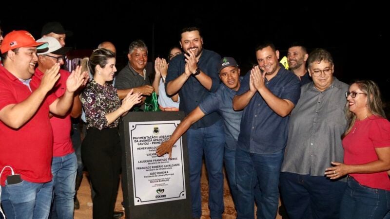 Prefeito inaugura asfaltamento em uma das principais avenidas de Colíder e entrega máquinários