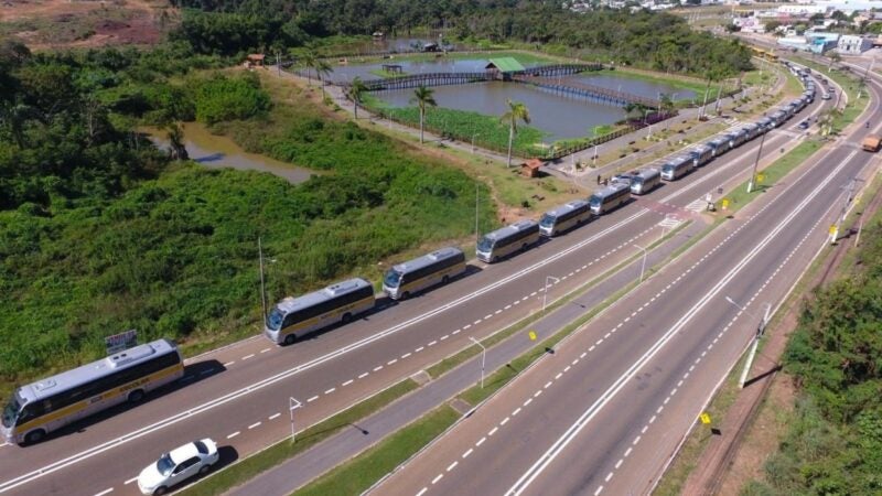 Prefeitura amplia frota escolar e entrega mais 10 ônibus em Sorriso  