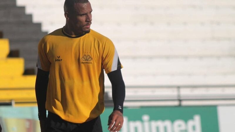 Vivendo grande fase no Criciúma, Arílson se aproxima do centésimo jogo pelo Tigre: “Muito feliz”