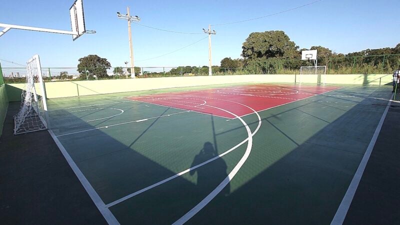 Prefeito inaugura centro esportivo em Várzea Grande
