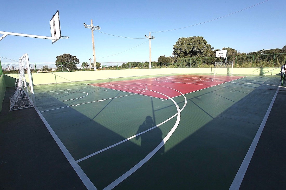 Prefeito inaugura centro esportivo em Várzea Grande
