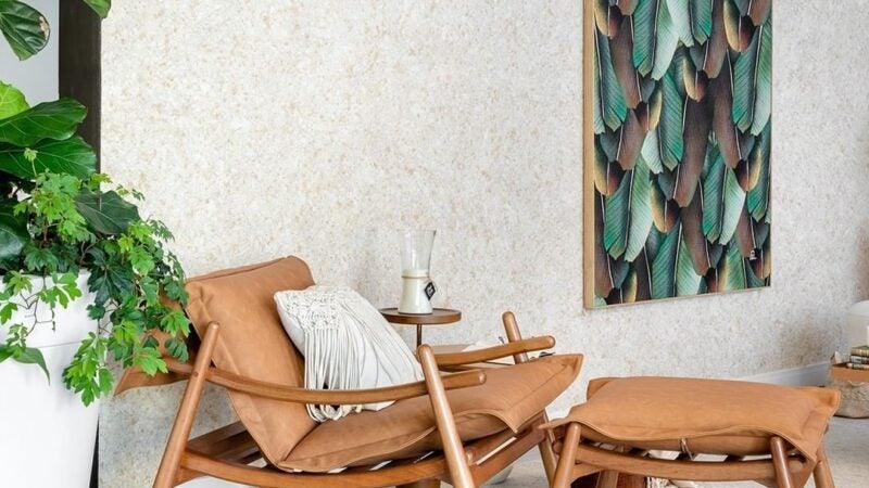 Tecidos da Dino Zoli Brasil fazem sucesso ao revestir mobiliários de renome assinados por designers brasileiros