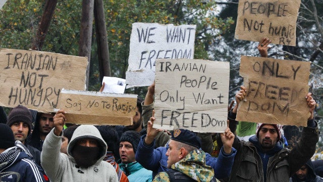 Repressão do regime do Irã enfrenta dilema com geração Z, cada vez menos religiosa