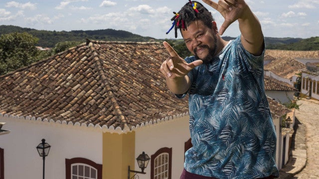 Babu Santana celebra papel sem estereótipos em novela