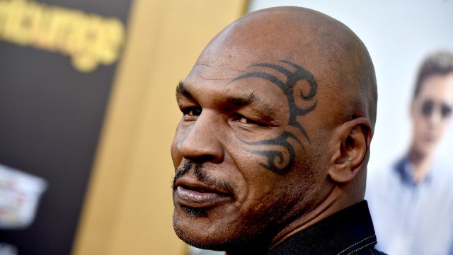 Mike Tyson diz que Jamie Foxx teve um AVC antes de ser internado