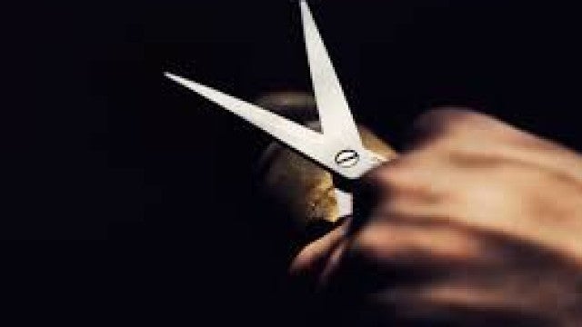 Mãe agride filha com tesoura por não gostar do genro