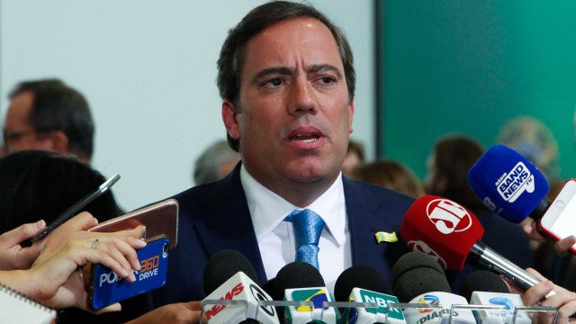 Caixa entra com ação contra Pedro Guimarães para reaver R$ 45 mil em celulares funcionais