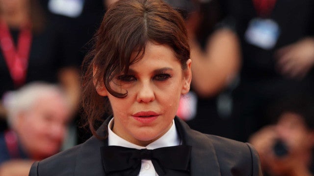 Bárbara Paz revisita objetos que cortaram seu corpo em exposição em São Paulo