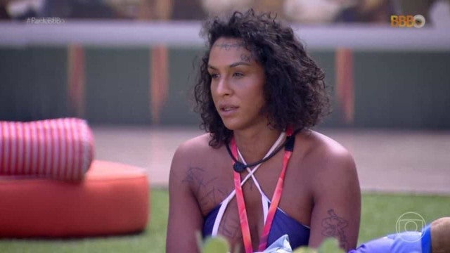 Linn da Quebrada rebate acusações de ex-sister sobre não falar mais com ‘pobre’