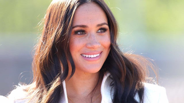 Após festa do filho, Meghan é flagrada caminhando com amigos