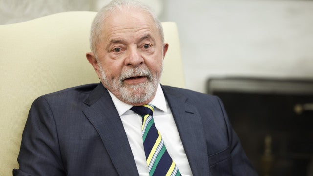 Lula vai a Londres para coroação do rei Charles 3º e terá encontro com Sunak