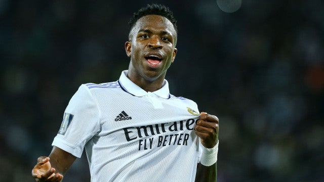 Vini Jr. marca, mas Real Madrid deixa City empatar e para em Éderson no Bernabéu