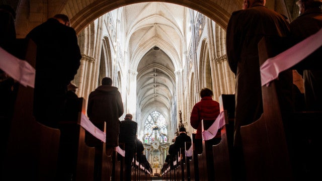 Novo escândalo de abuso sexual na Igreja Católica dos EUA fez quase 2.000 vítimas