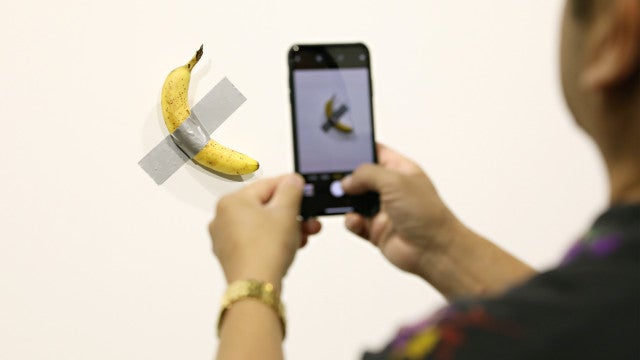 "Tinha fome". Estudante come obra de arte em museu de Seul