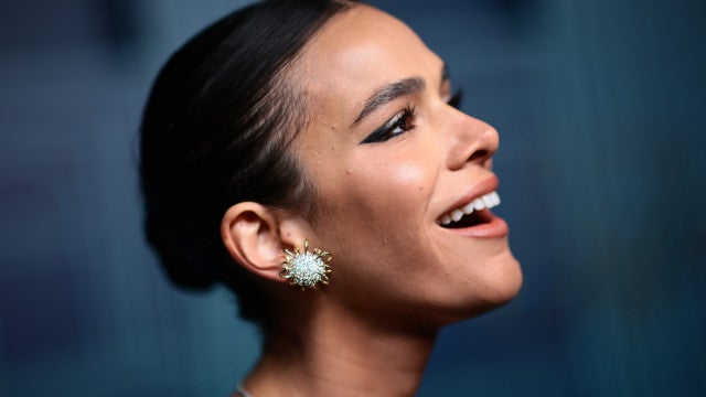 Bruna Marquezine critica suposta rivalidade com Anitta por causa do Met Gala