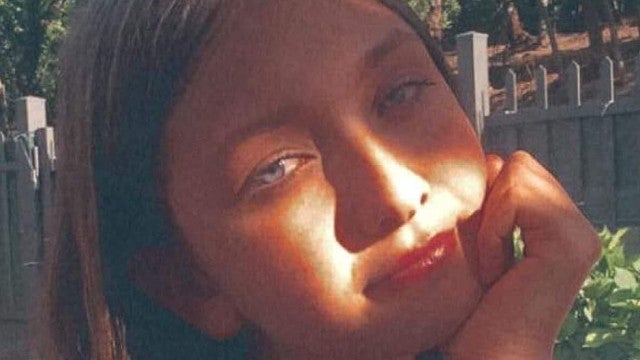 Jovem morre eletrocutada durante videochamada com amiga no banheiro