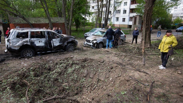Rússia lança chuva de drones contra Ucrânia na véspera de celebração do Dia da Vitória