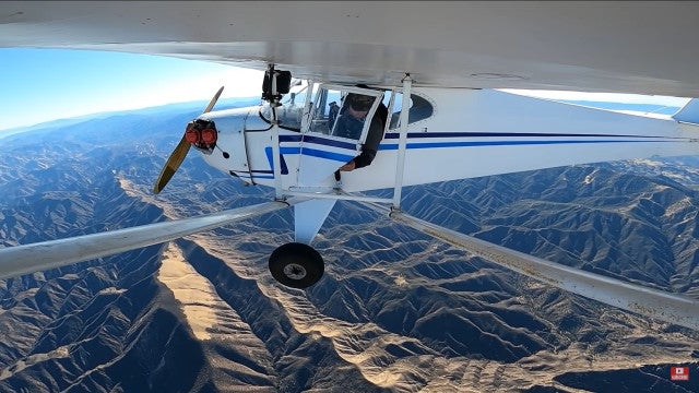 Youtuber pode ser preso por fingir queda de avião para ganhar fama