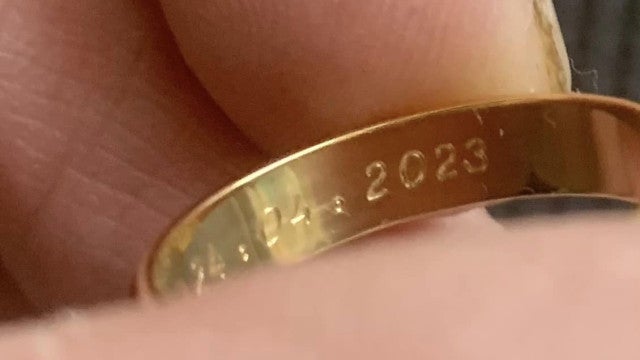 Noiva perde aliança no mar do México e a encontra no Facebook