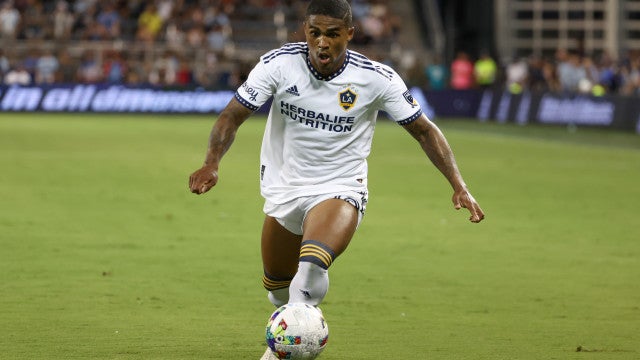 Douglas Costa tem prisão decretada pelo não pagamento de pensão alimentícia