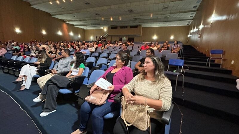 Prefeitura entrega escrituras a 140 famílias de comunidade em Sinop