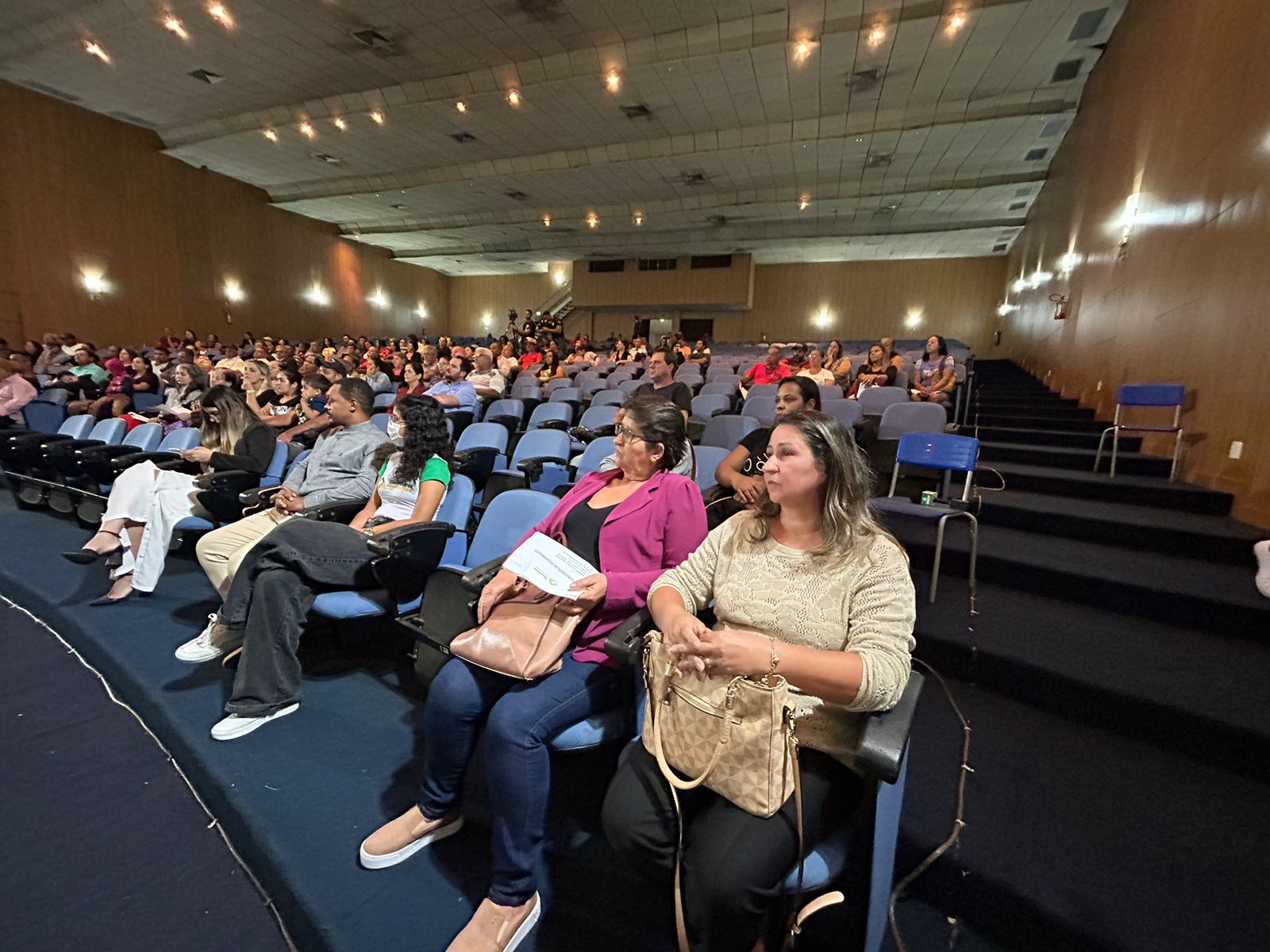 Prefeitura entrega escrituras a 140 famílias de comunidade em Sinop