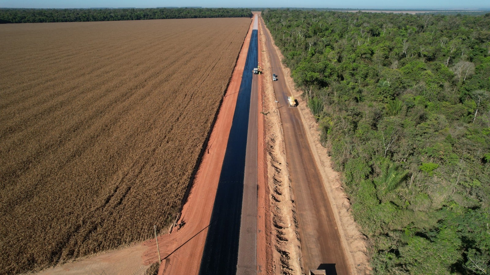 Avança pavimentação da estrada Nanci em Sinop e prefeito prevê conclusão até setembro