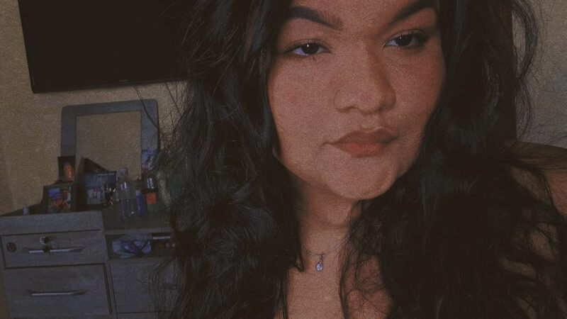 Rafaela Santos apresenta show intimista no Cine Teatro Cuiabá