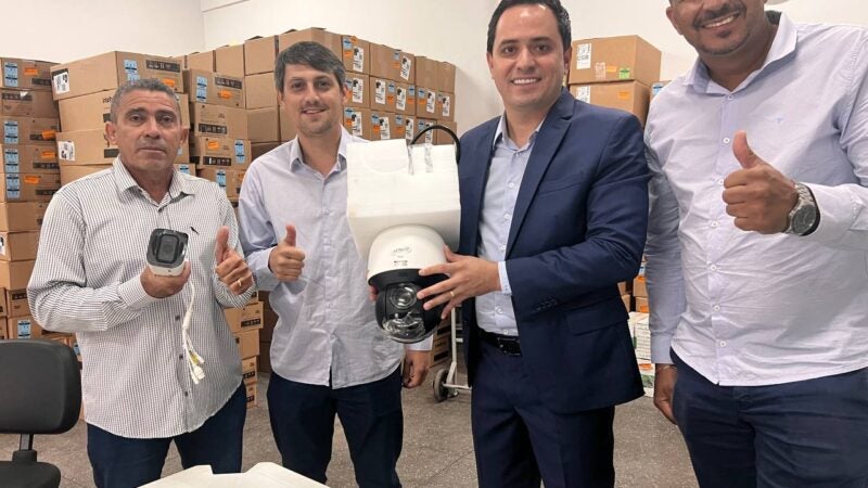 Matupá recebe câmeras de monitoramento; Deputado Diego Guimarães e prefeito Bruno Mena comemoram