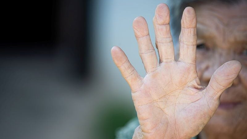 Abandono e negligência são as versões mais recorrentes de violência contra o idoso, destaca especialista