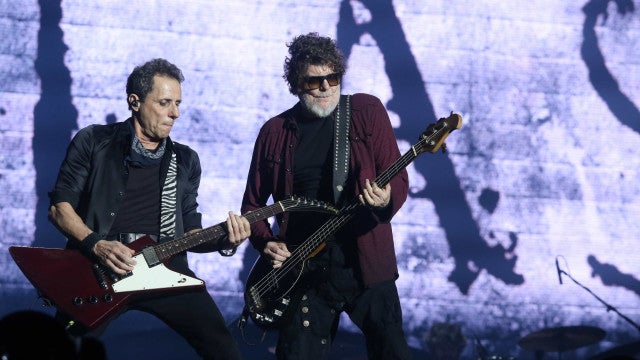 Em show, Titãs celebram o punk anarquista dos anos 1980 em reencontro com SP