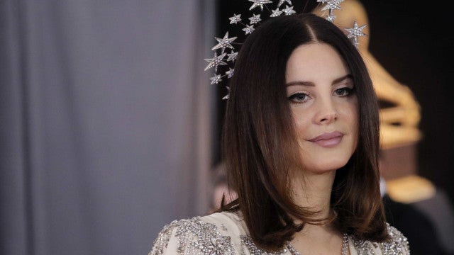 Cantora Lana del Rey dança em vila indígena durante viagem pela Amazônia
