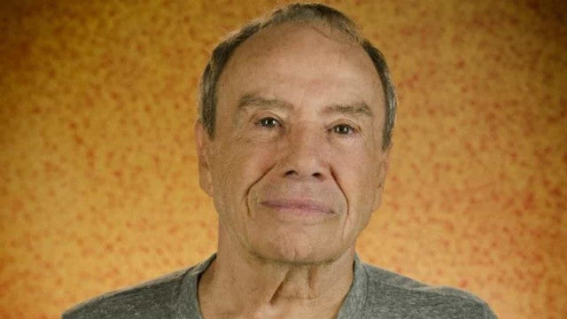 Esposa de Stênio Garcia defende o marido e bate boca ao vivo na TV