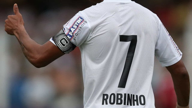 A mina estava embriagada, não sabe quem eu sou, disse Robinho em áudio usado pela Justiça da Itália