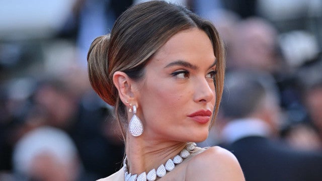 Alessandra Ambrosio posa com a filha ‘sósia’ e celebra sucesso da menina