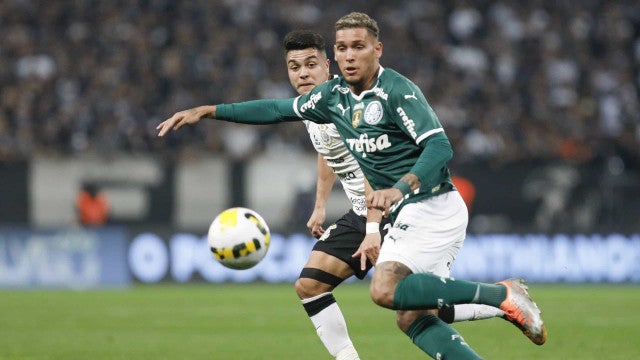 Rafael Navarro é diagnosticado com edema na coxa e vira desfalque no Palmeiras