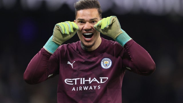 Ederson revela que comemoração do City pela Champions teve vômito na bolsa da mãe de Grealish