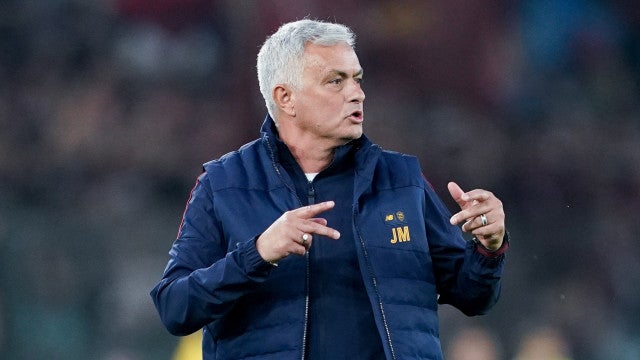 Após castigo da UEFA, Mourinho é suspenso na Itália por difamação