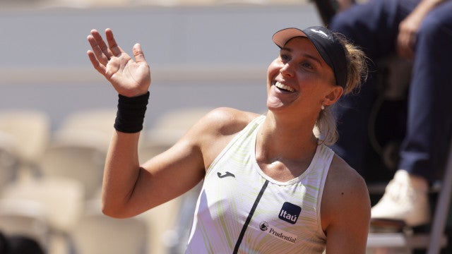 Bia Haddad deixa Top 10 e Luisa Stefani dá salto nas duplas após título