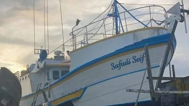 Naufrágio em SC: cinco tripulantes são resgatados